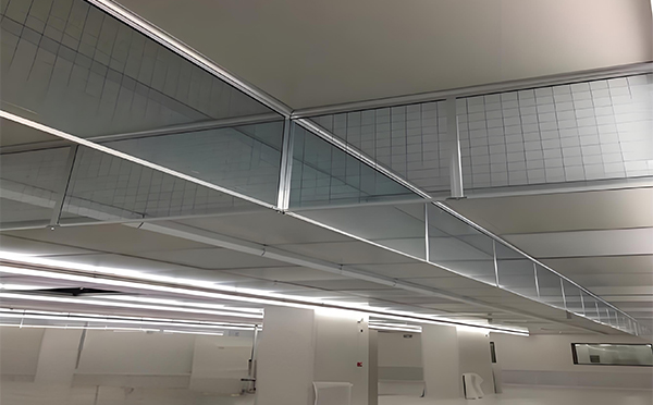 都兰玻璃挡烟垂壁