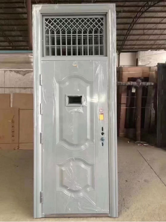 都兰学校教室门 都兰学校教室门