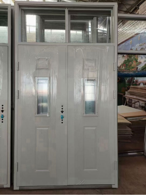 都兰学校教室门 都兰学校教室门