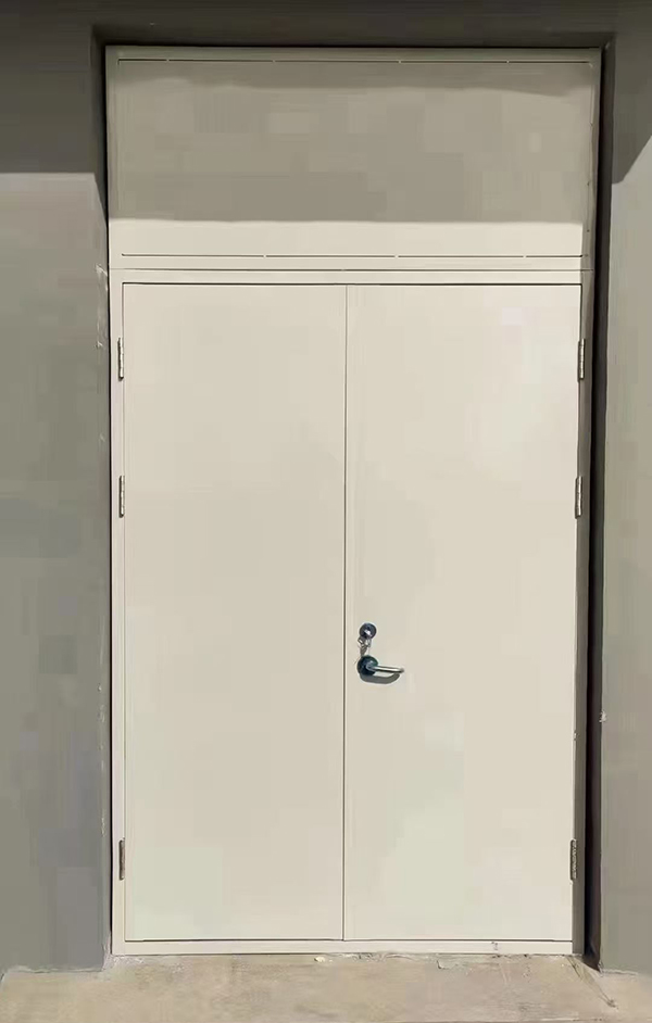 展览馆项目完成大跨度都兰防火门安装